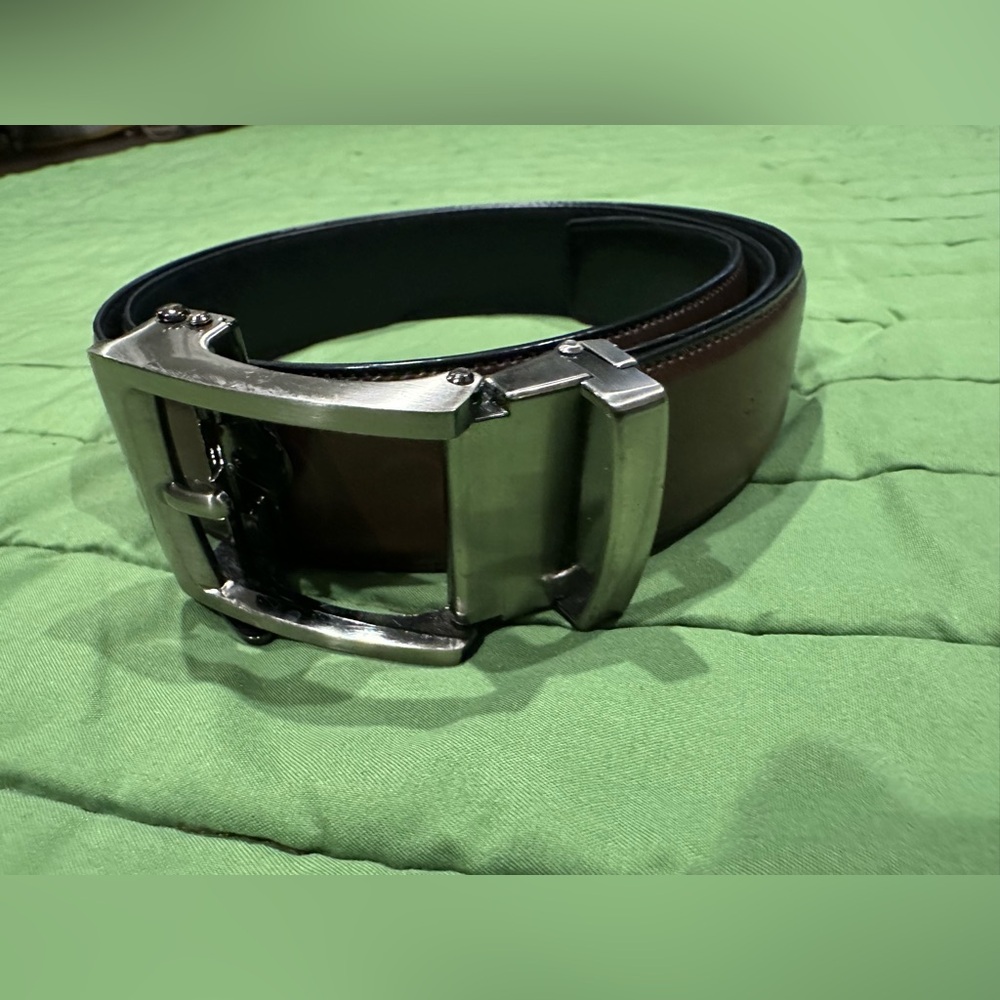 Men's Brown Belt with Silver Automatic Buckle
Size 28-36